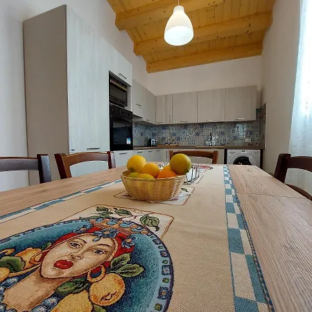 Del Tellaro Apartment
