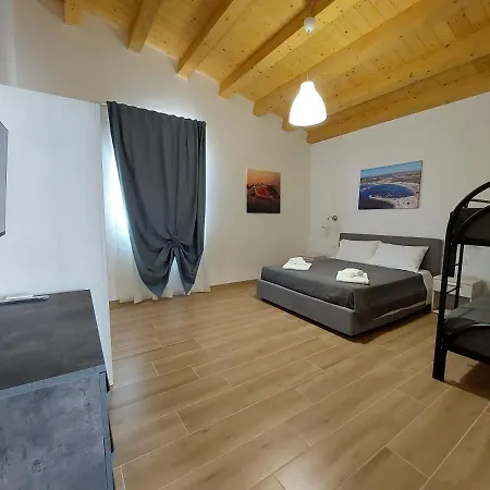 Del Tellaro 公寓 *